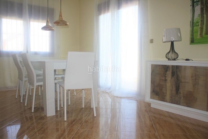 Foto 87b05542-95a2-49af-8606-402383a0fa7a. Casa amb aparcament piscina a Punta Prima Torrevieja