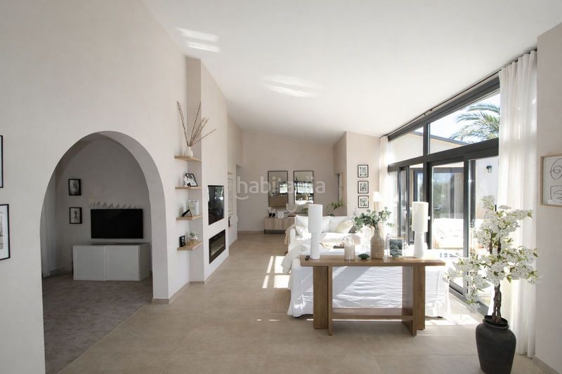 Foto c5a14c7c-afe4-4b35-a62f-de050abb8297. Casa a Elviria Marbella