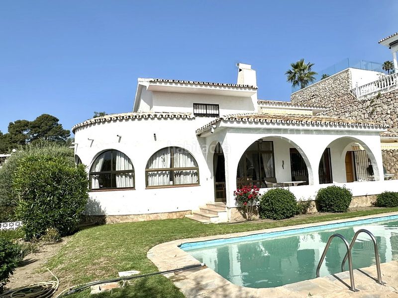 Foto c4641246-ca58-4a2c-a236-60e5daf2ea11. Casa adossada amb aparcament a Rojales
