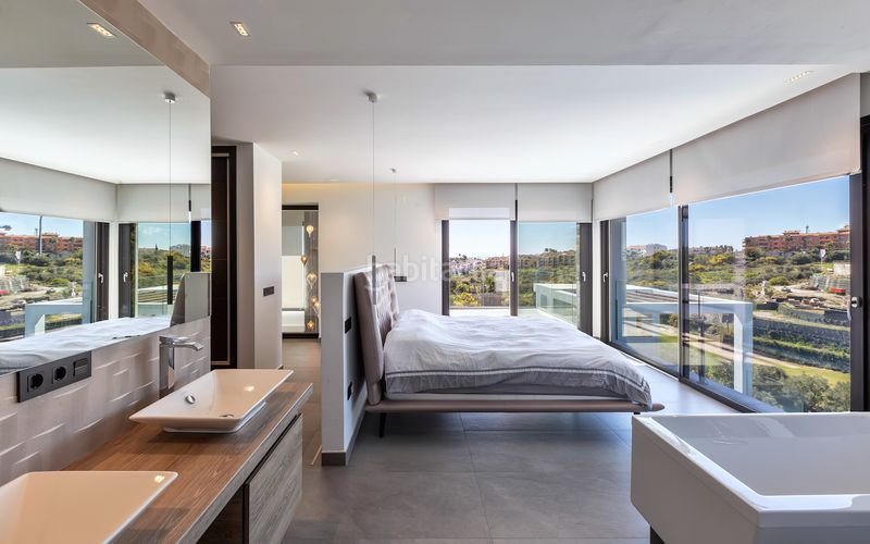 Foto 93763175-07d4-438a-9dec-a305d513b053. Casa a Parque Central Estepona