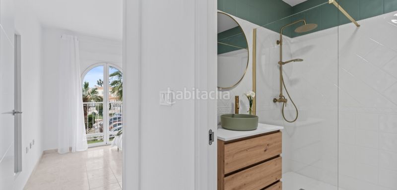 Foto 8aee524a-4d3e-41db-98ed-bb42dea77c20. Casa adossada a La Florida Orihuela