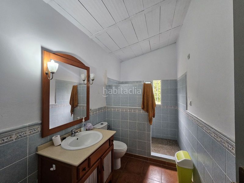 Foto 21f39b26-bdc5-4e1d-8164-1ddee9ad99c8. Casa amb aparcament a Manilva pueblo Manilva