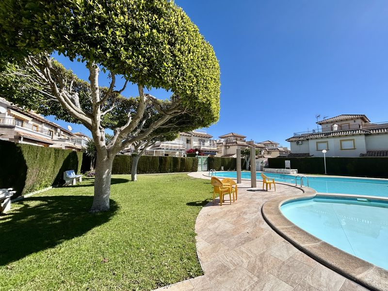 Foto 9b5c8c78-dc23-45d4-ba9a-021e8c60be6c. Àtic amb aparcament a Playa Flamenca Orihuela