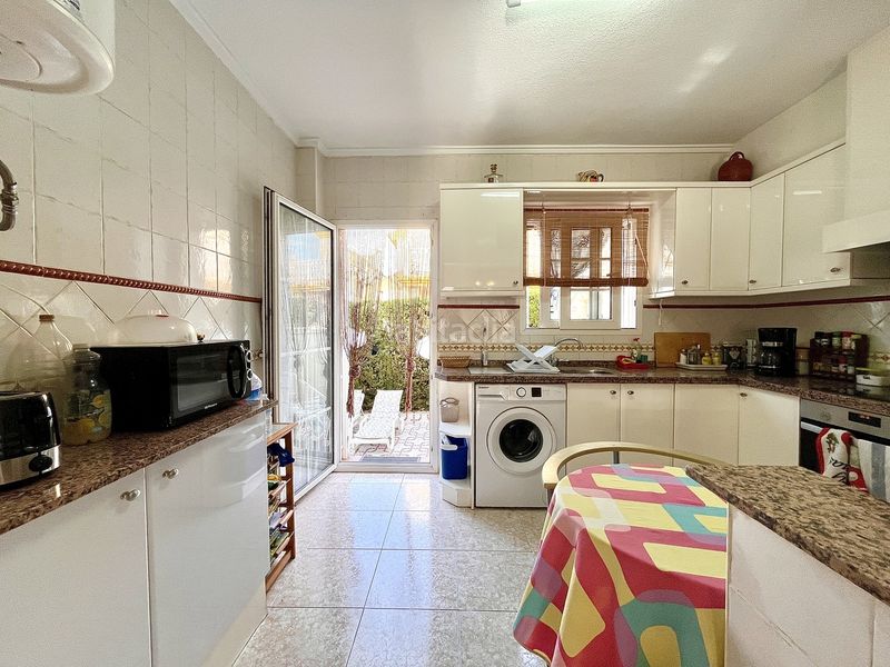 Foto cc33cfab-190b-440a-ba3d-b54843b4d32f. Apartament amb aparcament a Playa Flamenca Orihuela