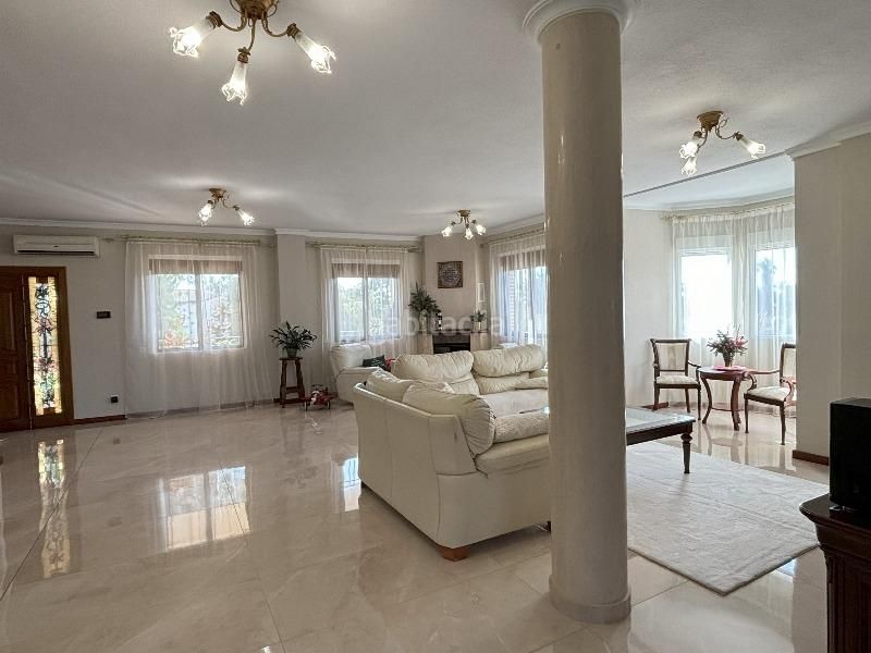 Foto 76cf773e-af15-45a4-947f-fc711e0591e1. Casa amb piscina a Rojales