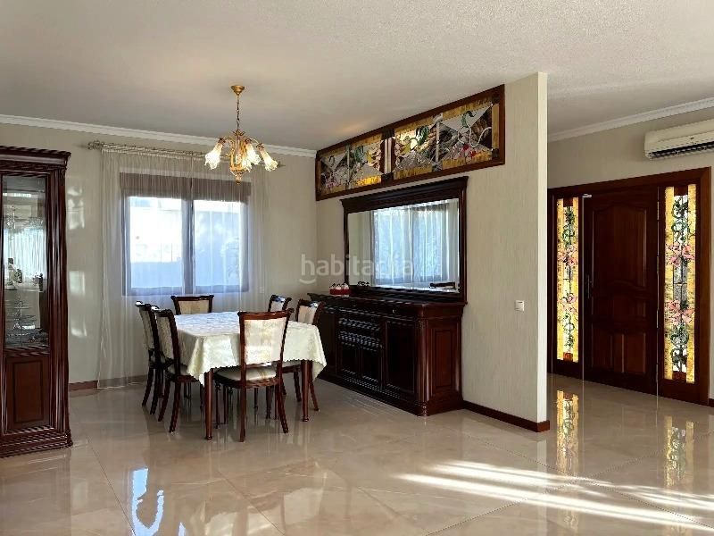 Foto 96129f8f-afb8-4e02-8d77-922b2d9512fd. Casa amb piscina a Rojales