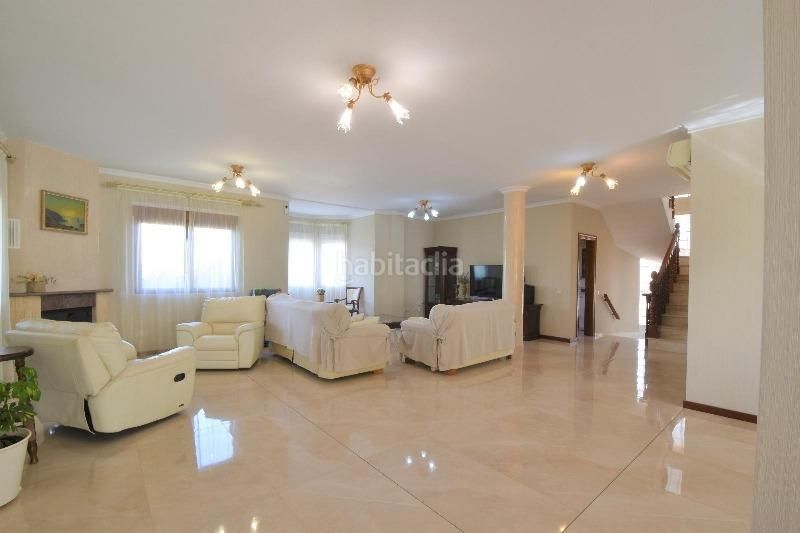 Foto ba3d0343-909d-429d-8965-afa7c49f168e. Casa amb piscina a Rojales