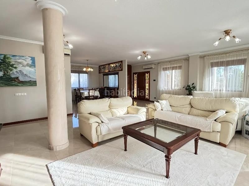 Foto be69e9cd-b40c-42b3-8321-951e54aba585. Casa amb piscina a Rojales