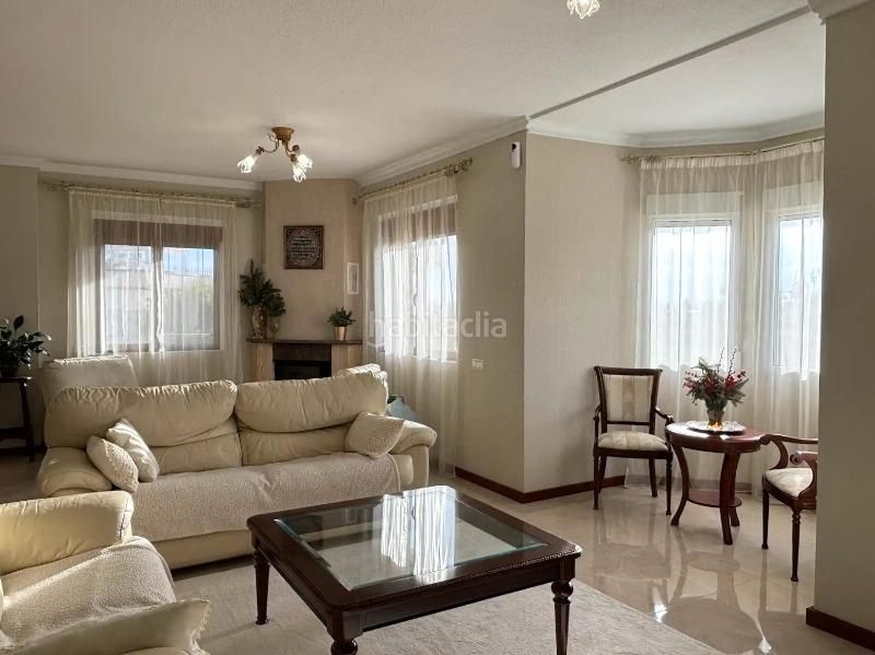 Foto dff7d2e2-1ac8-42c4-8deb-1ac0a15b4d3f. Casa amb piscina a Rojales