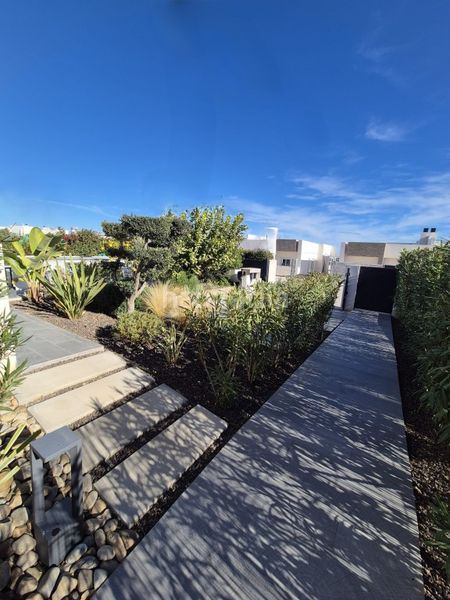 Foto 3ea4a330-28ca-4dde-8ce6-e324ee5ce313. Casa amb piscina a Algorfa