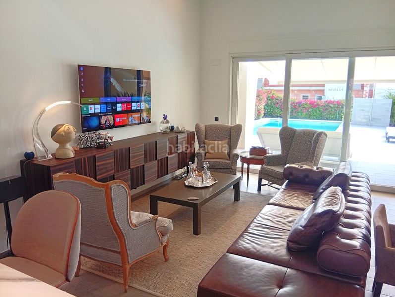 Foto abc768d7-56ee-4944-96aa-d5f1f9f240d1. Casa amb piscina a Algorfa