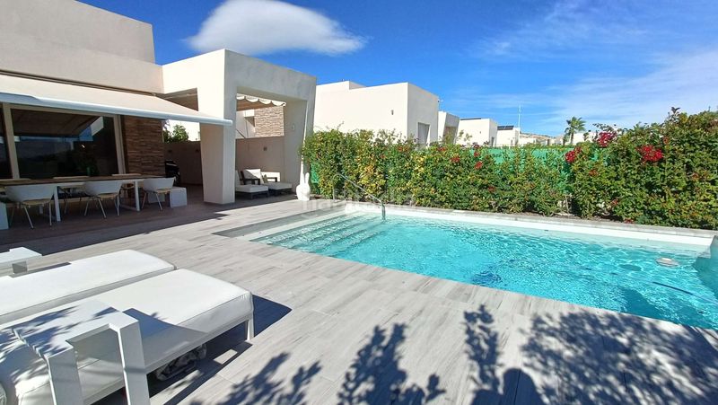 Foto ffbf49aa-47a0-40d8-8a5d-0b36028b2eec. Casa amb piscina a Algorfa