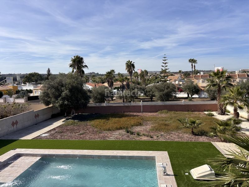 Foto 280d83dd-44e3-465e-9fd9-6b73ab32d8df. Casa amb aparcament a Benijófar