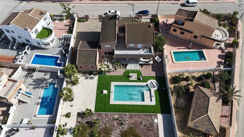 Foto 92fcf31d-c7ed-4b30-9d36-989fc7ccbb35. Casa amb aparcament a Benijófar