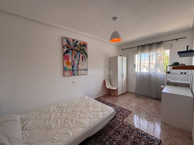 Foto aced1b6c-4506-4db3-96bb-fca2c814618c. Casa amb aparcament a Benijófar