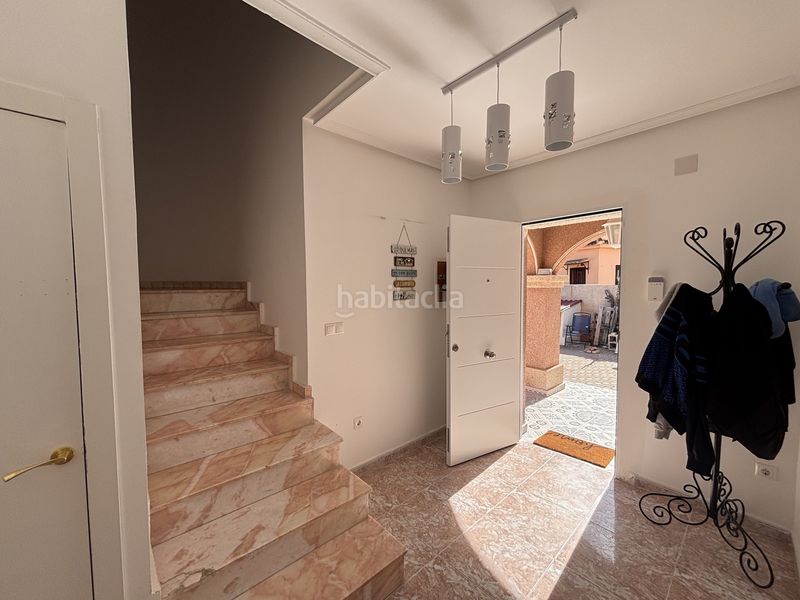 Foto b66874af-58ea-434c-8545-cb3d1a1ad190. Casa amb aparcament a Benijófar