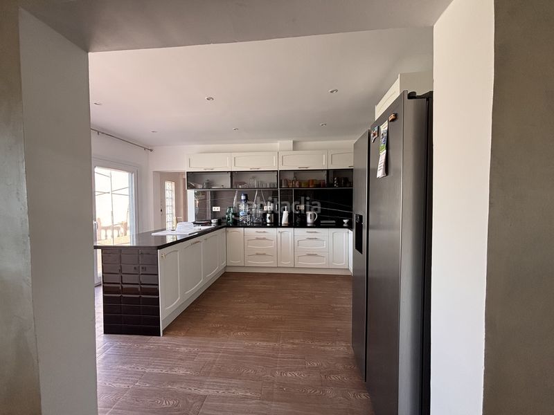 Foto ce9fcd06-f574-4a35-8fd8-beb6c4820041. Casa amb aparcament a Benijófar