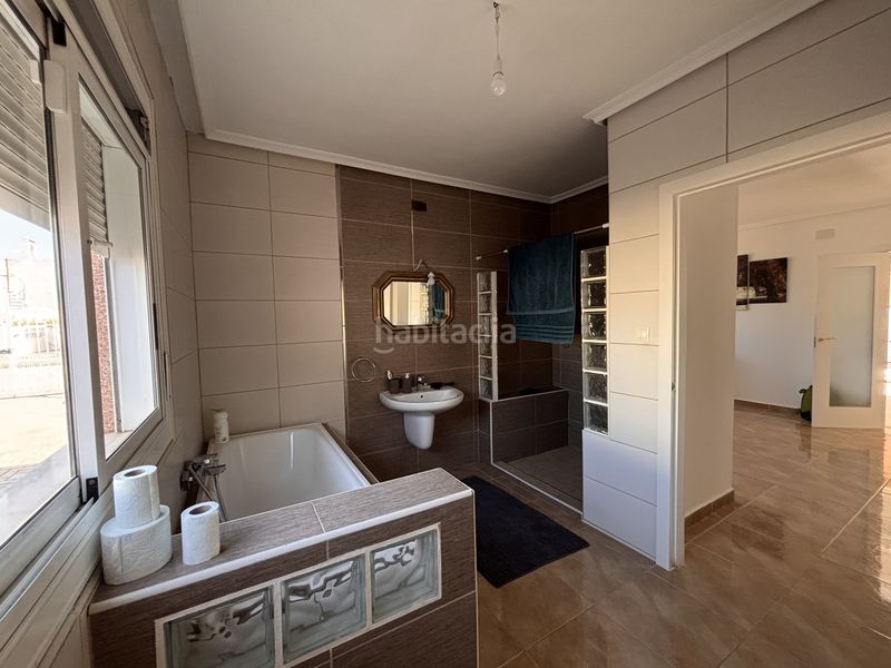 Foto d9e29cbc-af0e-44a5-93f6-17e9707f439f. Casa amb aparcament a Benijófar