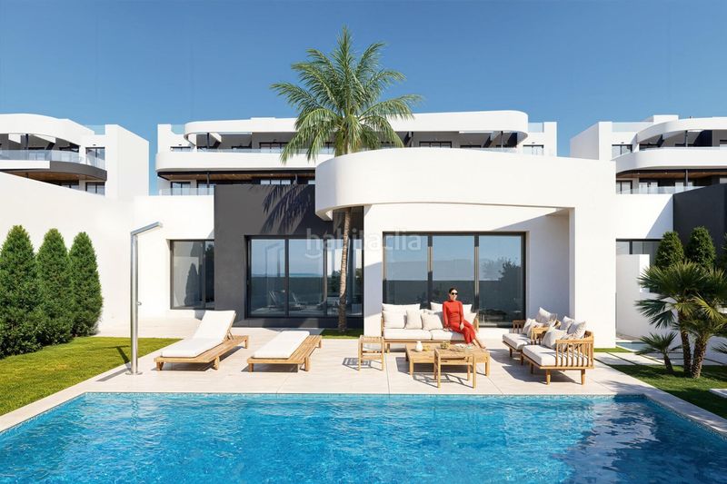 Foto f0cf684d-e3d1-4a7a-a957-08ae285275e2. Casa amb piscina a Centro Alcázares (Los)
