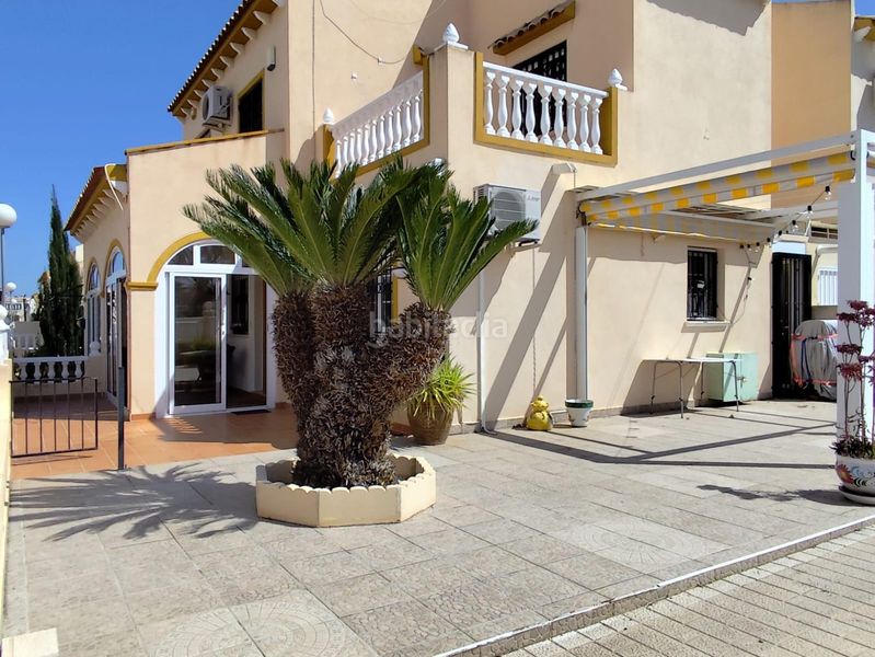 Foto da346bc4-40fe-47c0-98b3-656eb265dd87. Casa a Los Balcones y los Altos Orihuela