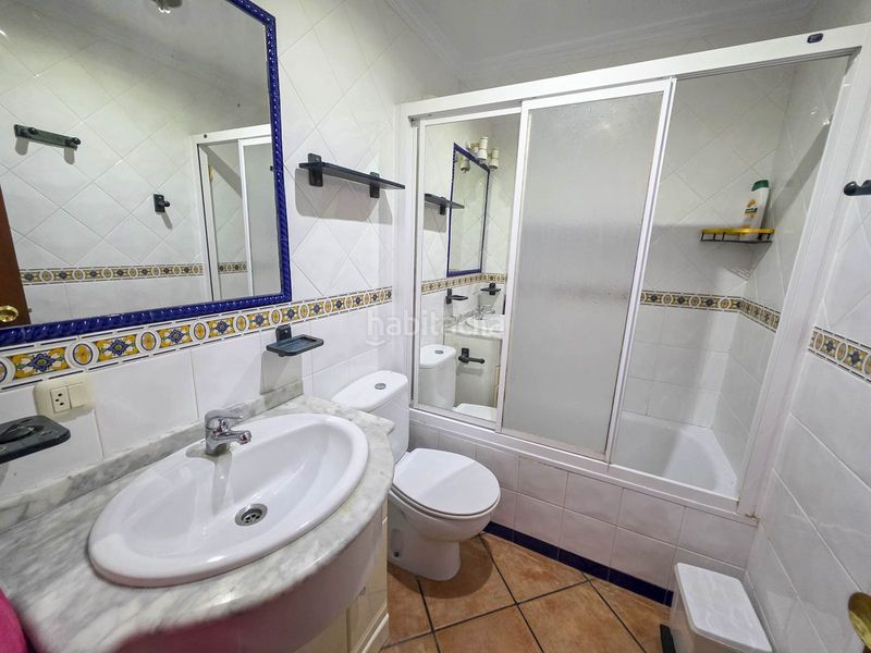 Foto f6876c7b-a859-406a-927a-36f60dd71e6b. Casa adossada amb aparcament a La Duquesa Manilva