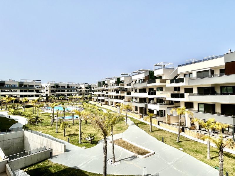 Foto b1de3076-5e02-4220-8b6e-294e47faadba. Apartament amb aparcament a Playa Flamenca Orihuela