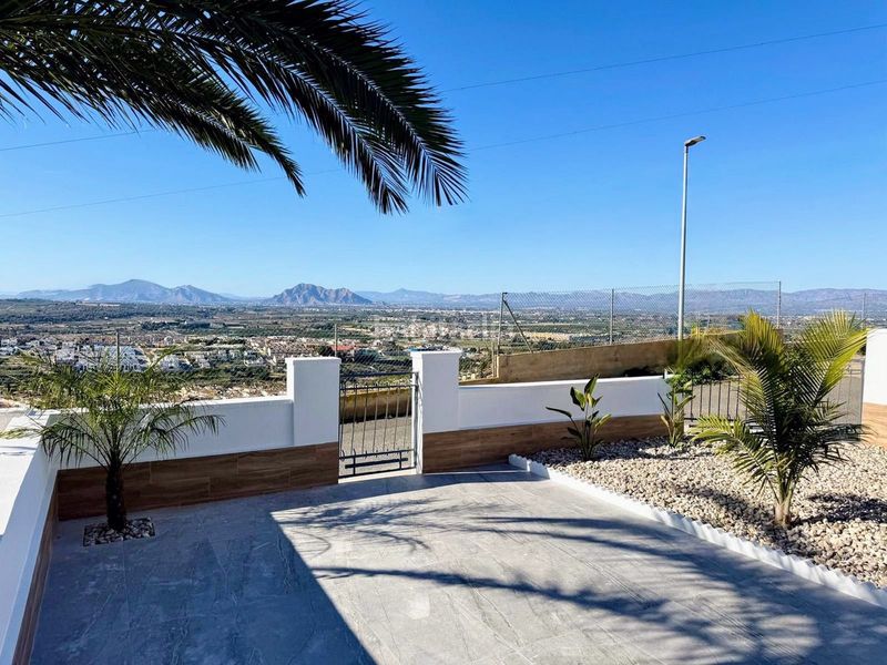 Foto a94decdf-cb48-4ad7-b8df-ba830fbc4cf8. Casa en Centro Rojales