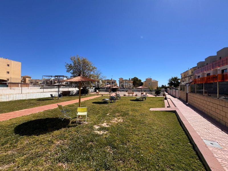 Foto f3233a6d-9775-4e28-8e7e-a0cfb4d4e9b5. Casa adossada a Lomas de Cabo Roig - Los Dolses Orihuela