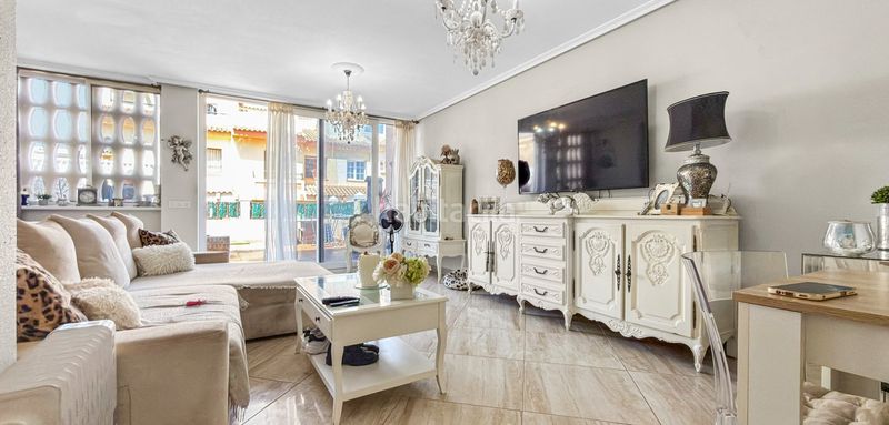 Foto 85709f75-33e0-4dac-82ad-0cb9a03c0b9b. Casa adossada a La Florida Orihuela