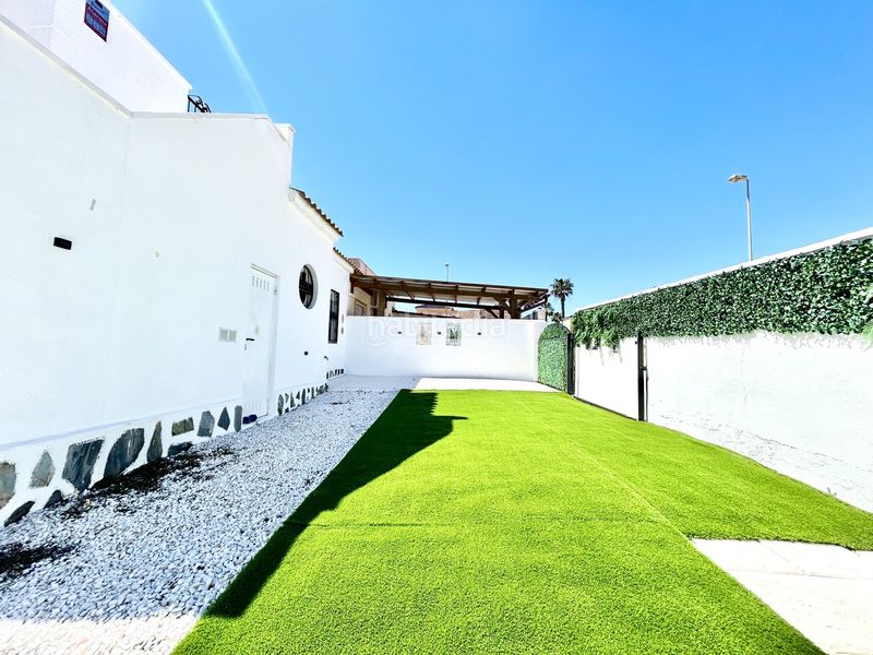 Foto 0cf4a8f1-2fc2-4ba6-96fa-99c9cd76d7c5. Casa adossada a Punta Prima Orihuela