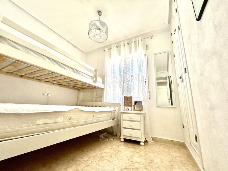 Foto b2ae45d0-a162-4a91-8181-8f81d3260785. Casa adossada a Punta Prima Orihuela