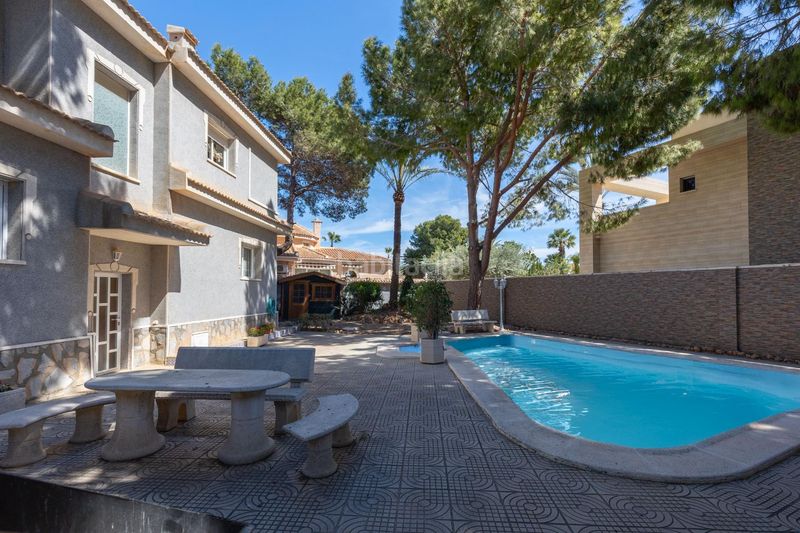 Foto 4c835e08-a150-47f3-9453-9eb377f4e393. Casa en Benijófar