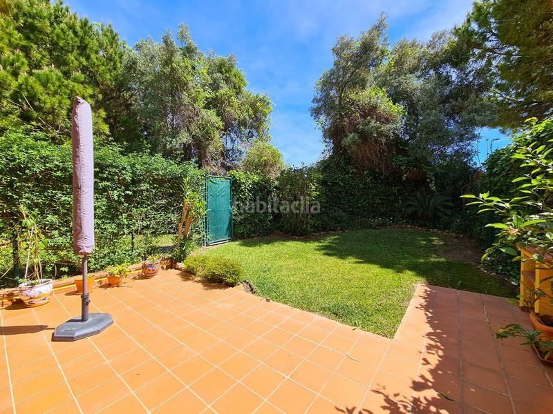 Foto fe2c5ead-8efa-4b4f-9b1b-80a65a3ff3ce. Casa adossada amb aparcament a La Duquesa Manilva