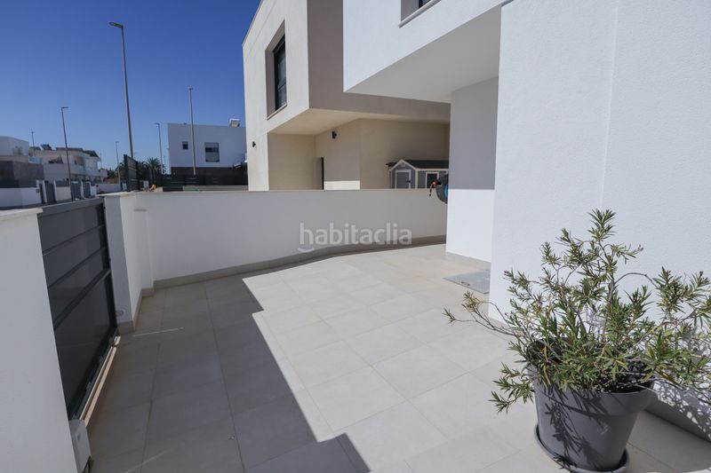 Foto 767cef98-6736-4407-b2b1-007062388b41. Casa amb piscina a Daya Nueva