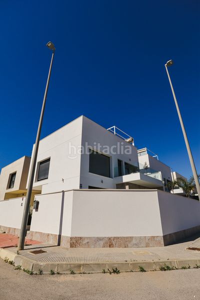 Foto 862b880c-0be9-4640-8bb7-a4eae64b6a6a. Casa amb piscina a Daya Nueva