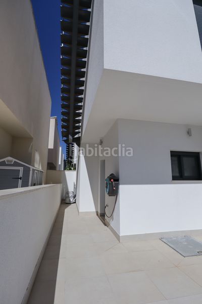 Foto 8678811b-b67d-4cdc-aef8-2bc510b11599. Casa amb piscina a Daya Nueva