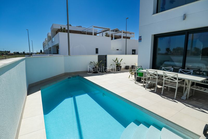 Foto 97b39a4f-86b0-4acd-a5d9-337074a6b8e3. Casa amb piscina a Daya Nueva