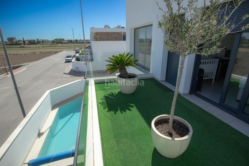 Foto a6108cae-bcd3-47cc-a019-f90e2b3e32a8. Casa amb piscina a Daya Nueva