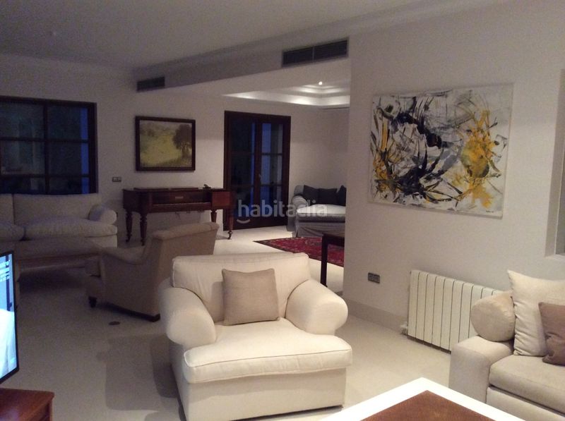 Foto 7a09009c-c71b-4d86-bc5e-f21638765d2b. Casa amb aparcament piscina a Guadalmina Baja Marbella
