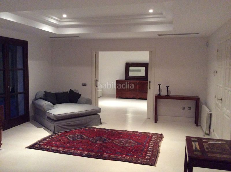 Foto d8b1ef99-00ae-4df3-afa3-5b6eff8f9a95. Casa amb aparcament piscina a Guadalmina Baja Marbella