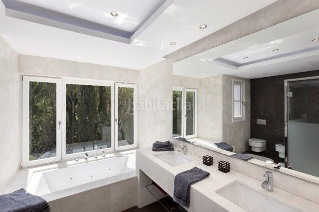Foto dff64f4e-4b48-413e-9836-71272af0afc5. Casa amb aparcament piscina a Guadalmina Baja Marbella