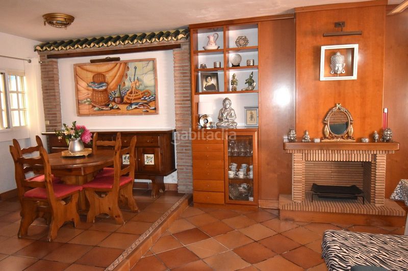 Foto 64a560d6-2c41-438e-b2b6-e164a955c20a. Casa amb aparcament a La Carihuela - Los Nidos Torremolinos