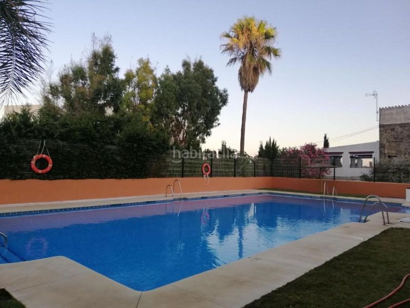 Foto 454a6a5f-e9ca-4cba-96e8-030b744b7b9a. Apartament amb aparcament piscina a Alcorrín Manilva