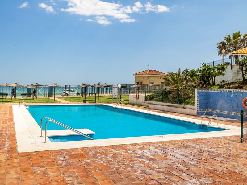 Foto b4fb8042-6553-4bdd-8c50-0a0a556b7724. Apartament amb piscina a Centro Estepona