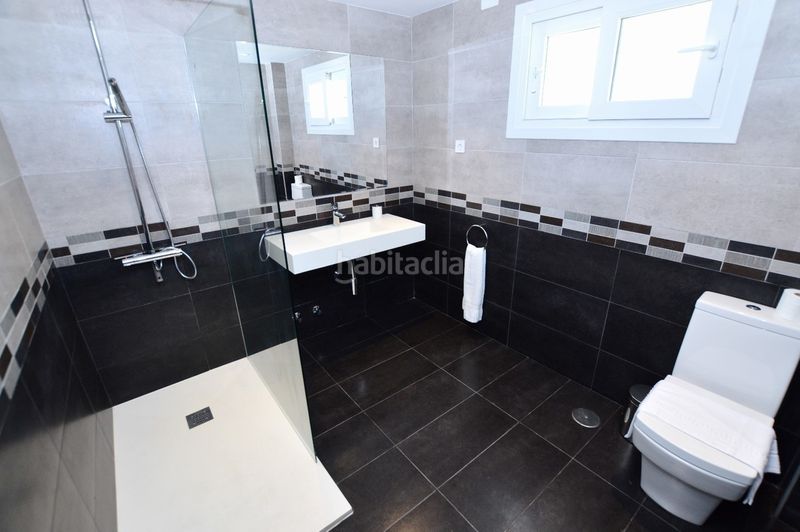 Foto e44ea325-6c06-4f11-8515-57501f1667fe. Casa amb piscina a Torremuelle Benalmádena