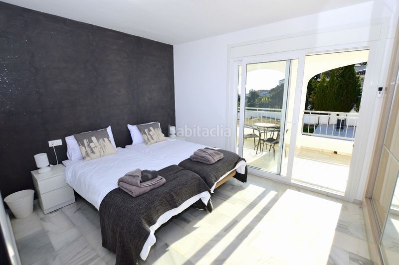 Foto ee7ddcfe-ea67-44fb-ab32-8ec9e6ab4974. Casa amb piscina a Torremuelle Benalmádena