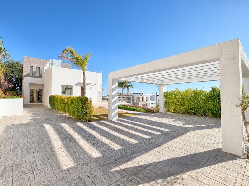 Foto f7ea0098-b789-42c9-a8e9-fdece1f8db97. Casa amb piscina a los arqueros - puerto del almendro Benahavís