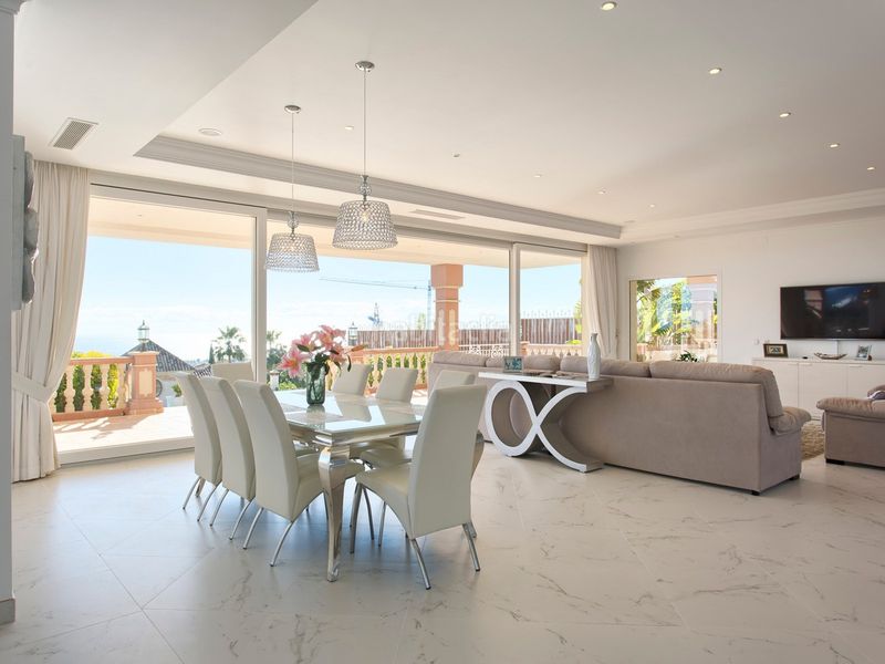 Foto 4003eec1-8bb1-47b9-aa88-843df21679b2. Casa amb piscina a Los Flamingos Benahavís