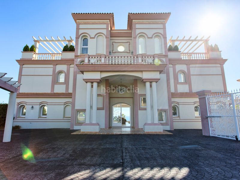 Foto c4ff01d6-a2a3-4666-a751-145a4e69dd88. Casa amb piscina a Los Flamingos Benahavís
