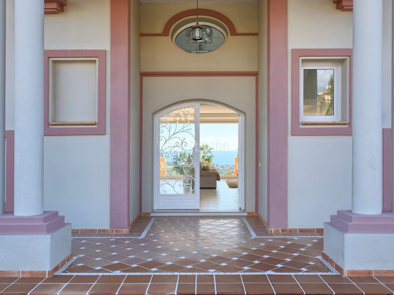 Foto cb850a35-f20c-4bcd-9add-40d0f37931fe. Casa amb piscina a Los Flamingos Benahavís
